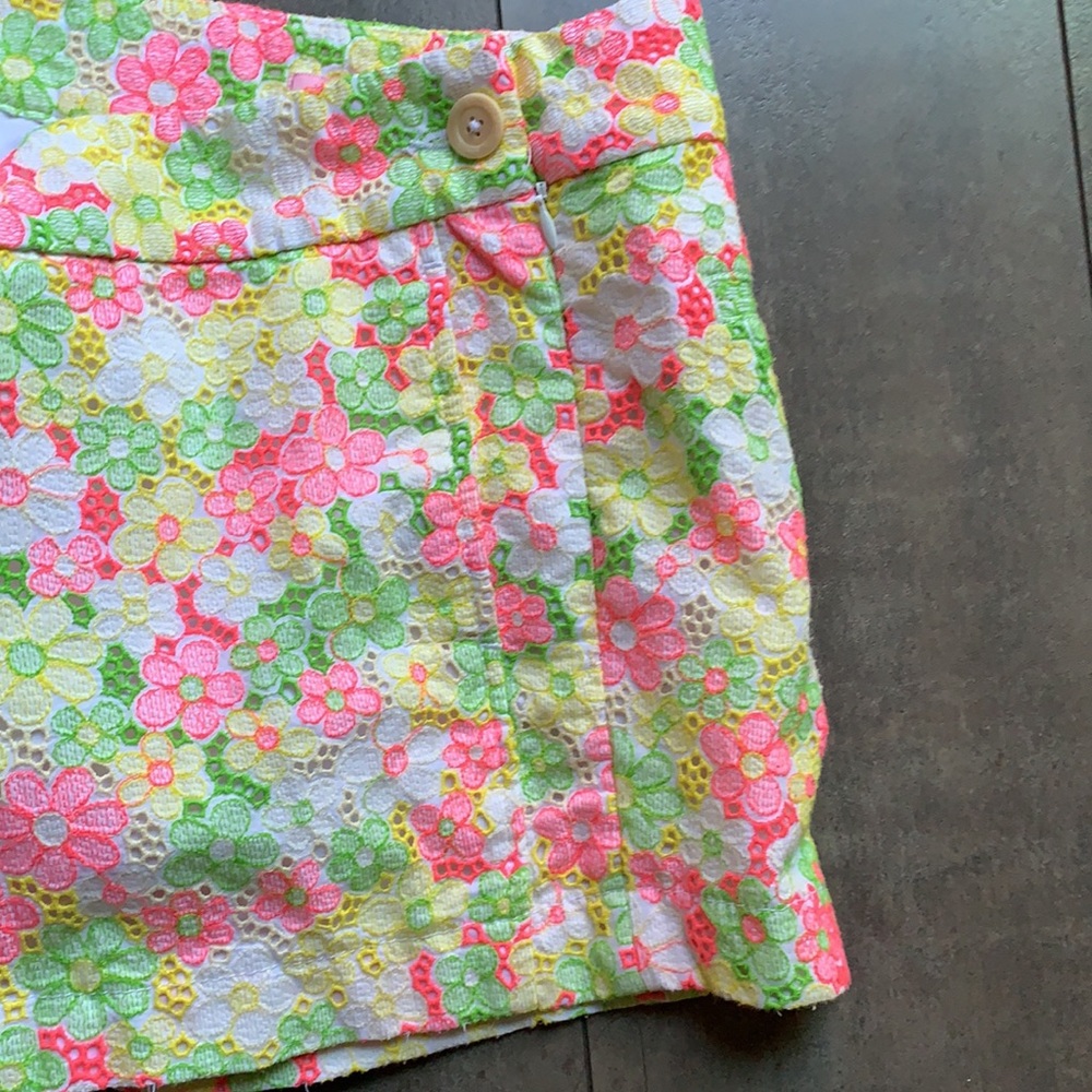 Lilly Pulitzer Short size 6 - Picture 3 of 9